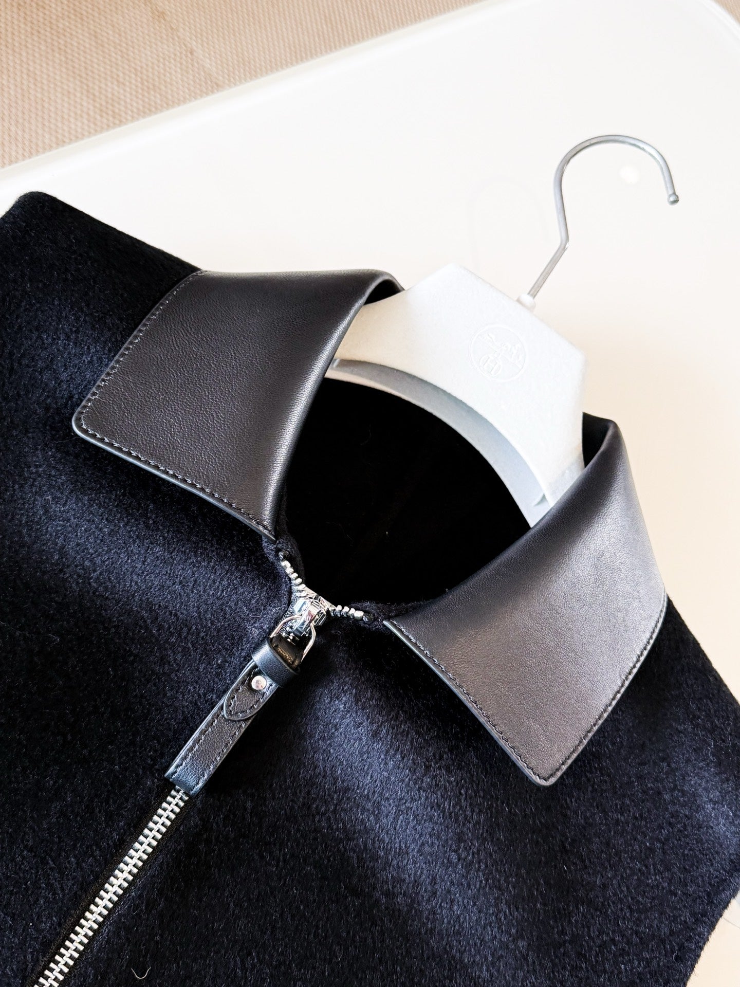 HERMES 25S SLEEVELESS VEST JACKET 476