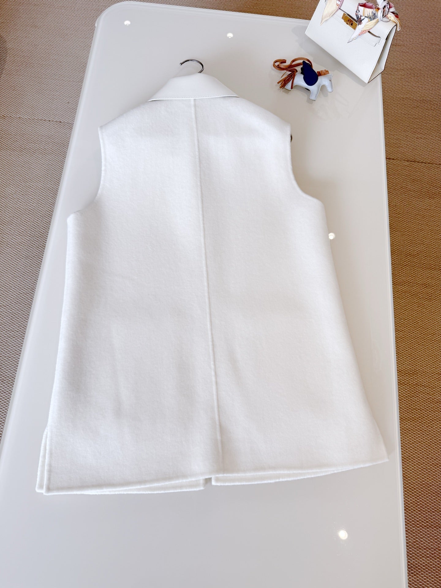 HERMES 25S SLEEVELESS VEST JACKET 477