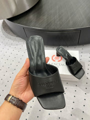 SQUARE-TOE MULES MEDIUM HEEL IN BLACK CALFSKIN LOGO EMBOSSED