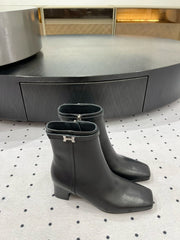 HOMMAGE ANKLE BOOT 5 CM IN BLACK CALFSKIN
