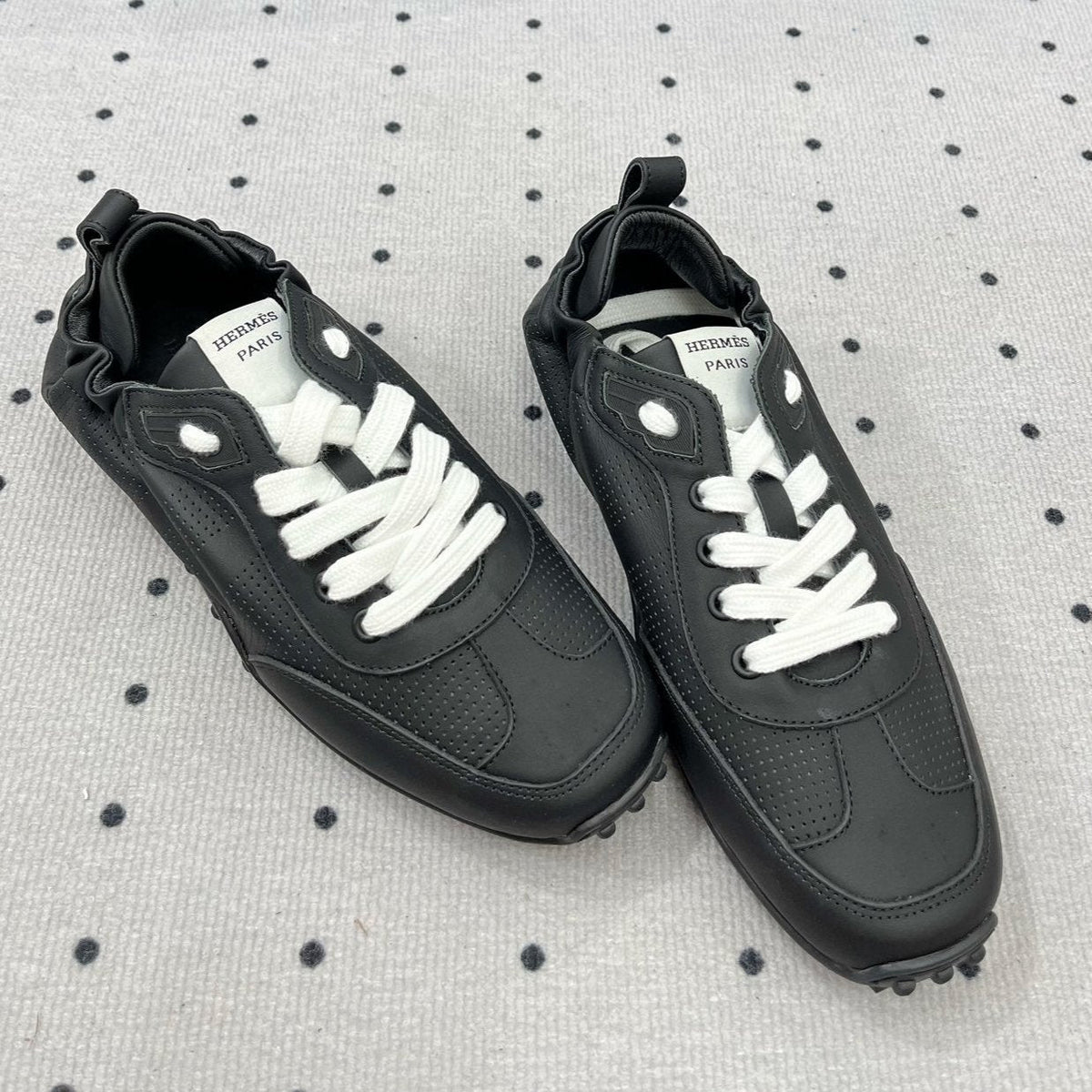 TRAIL SNEAKER IN BLACK CALFSKIN