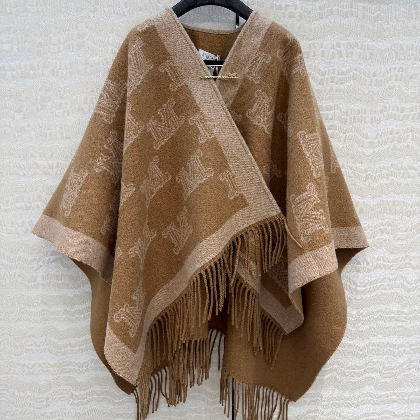 MAX MARA 25S FRINGED KNIT CAPE 166