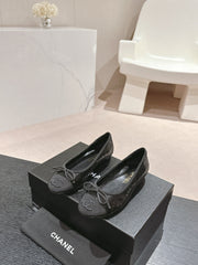 BALLET FLATS IN BLACK GLITTERED TULLE AND SATIN