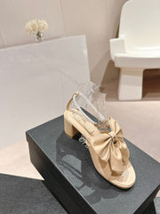 HIGH SANDAL WITH PEARL CHAIN IN BEIGE CREAM LAMBSKIN