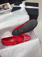 MARY JANE SHOES IN CHERRY RED VELVET WITH CRYSTALS LOGO
