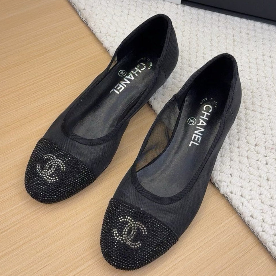 BALLET FLAT IN BLACK FABRIC AND MESH WITH CRYSTALS