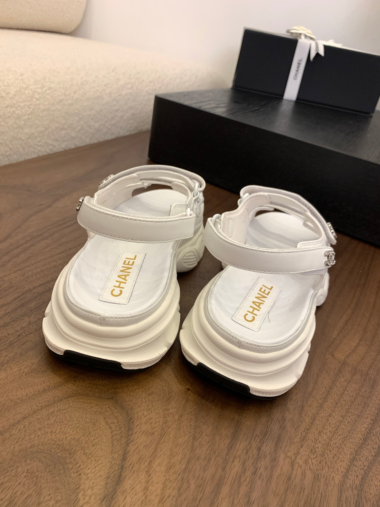 SANDAL 25S LOGO IN WHITE LAMBSKIN