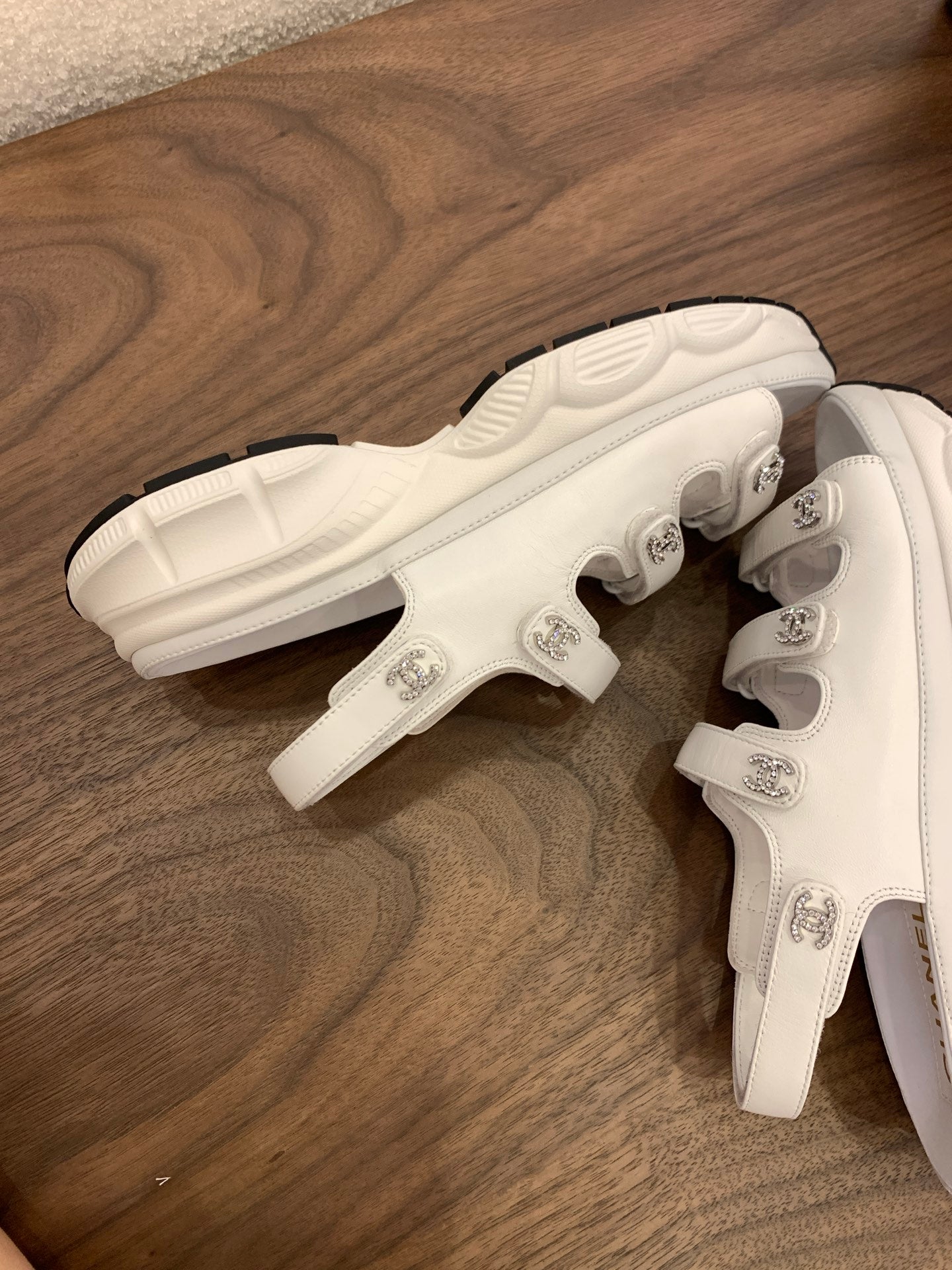 SANDAL 25S LOGO IN WHITE LAMBSKIN