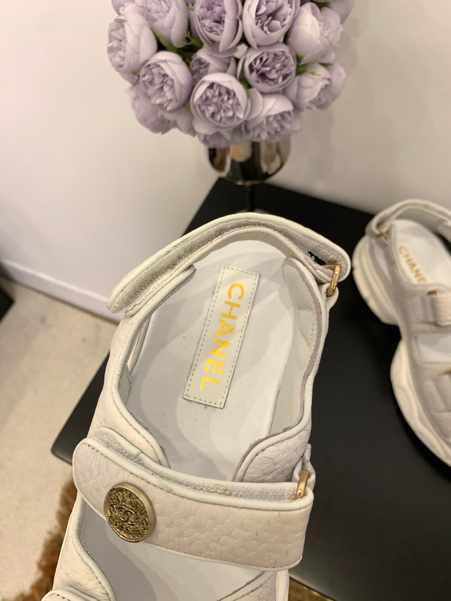 SANDAL 25S IN WHITE LAMBSKIN EMBOSED SNAKE PATTERN