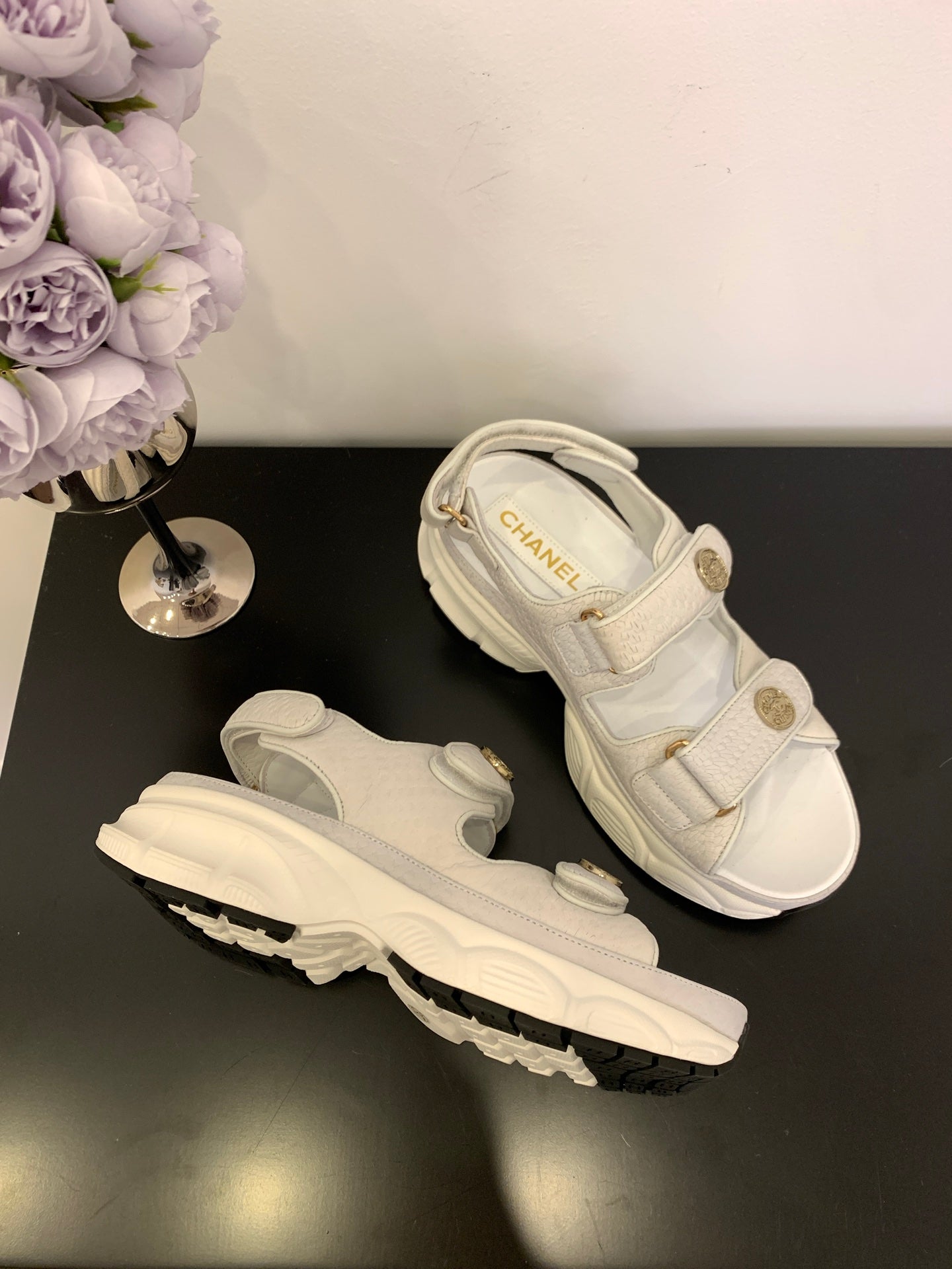 SANDAL 25S IN WHITE LAMBSKIN EMBOSED SNAKE PATTERN