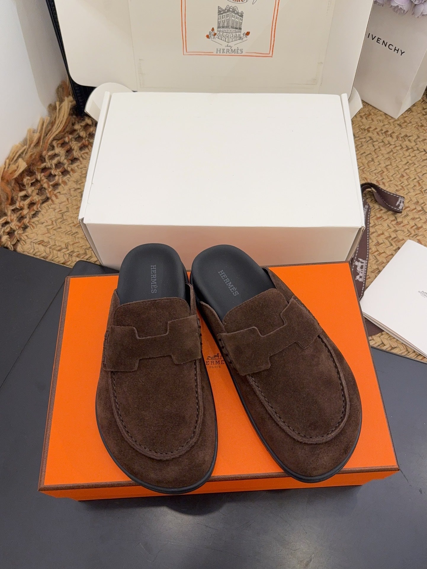 HM 25S MULE IN DARK BROWN SUEDE