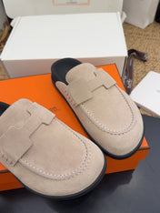 HM 25S MULE IN BEIGE SUEDE