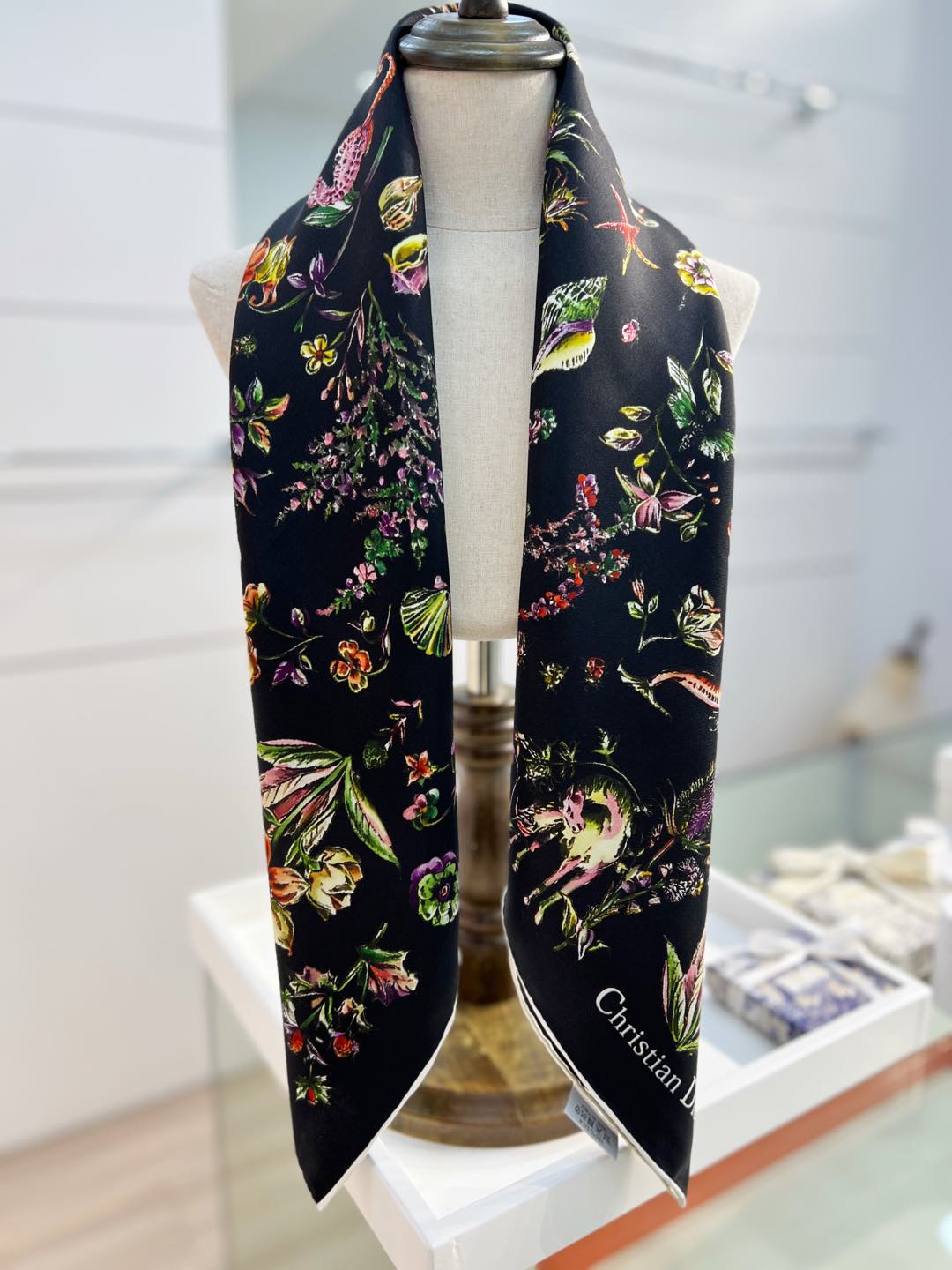 DIOR REVERSIBLE PRINTED SQUARE SCARF 90 CM IN BLACK SILK 735867