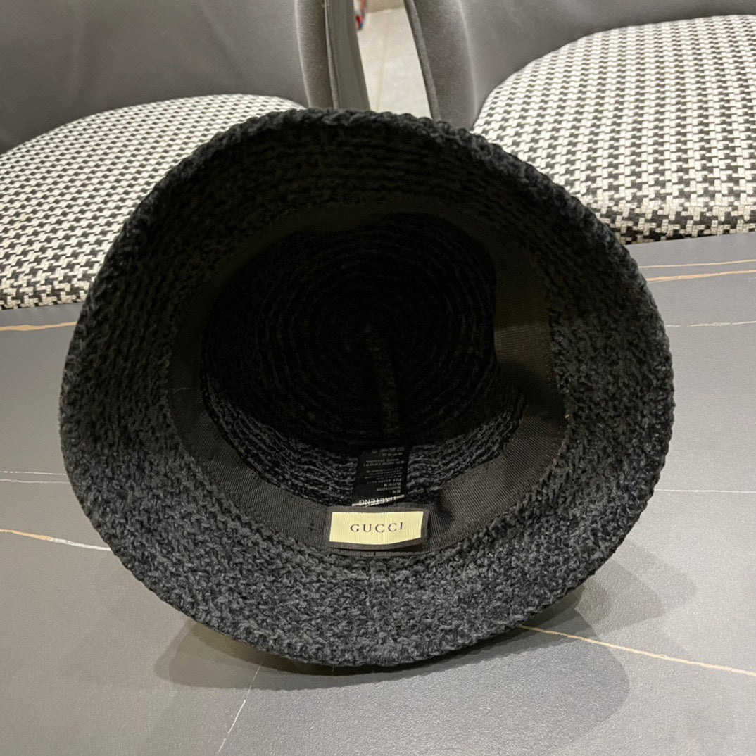 BUCKET HAT IN BLACK WOOL 389114