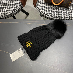 BEANIE HAT IN BLACK WOOL 403394