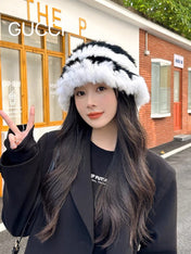 BUCKET HAT IN BLACK MIX WHITE RABBIT FUR 404640