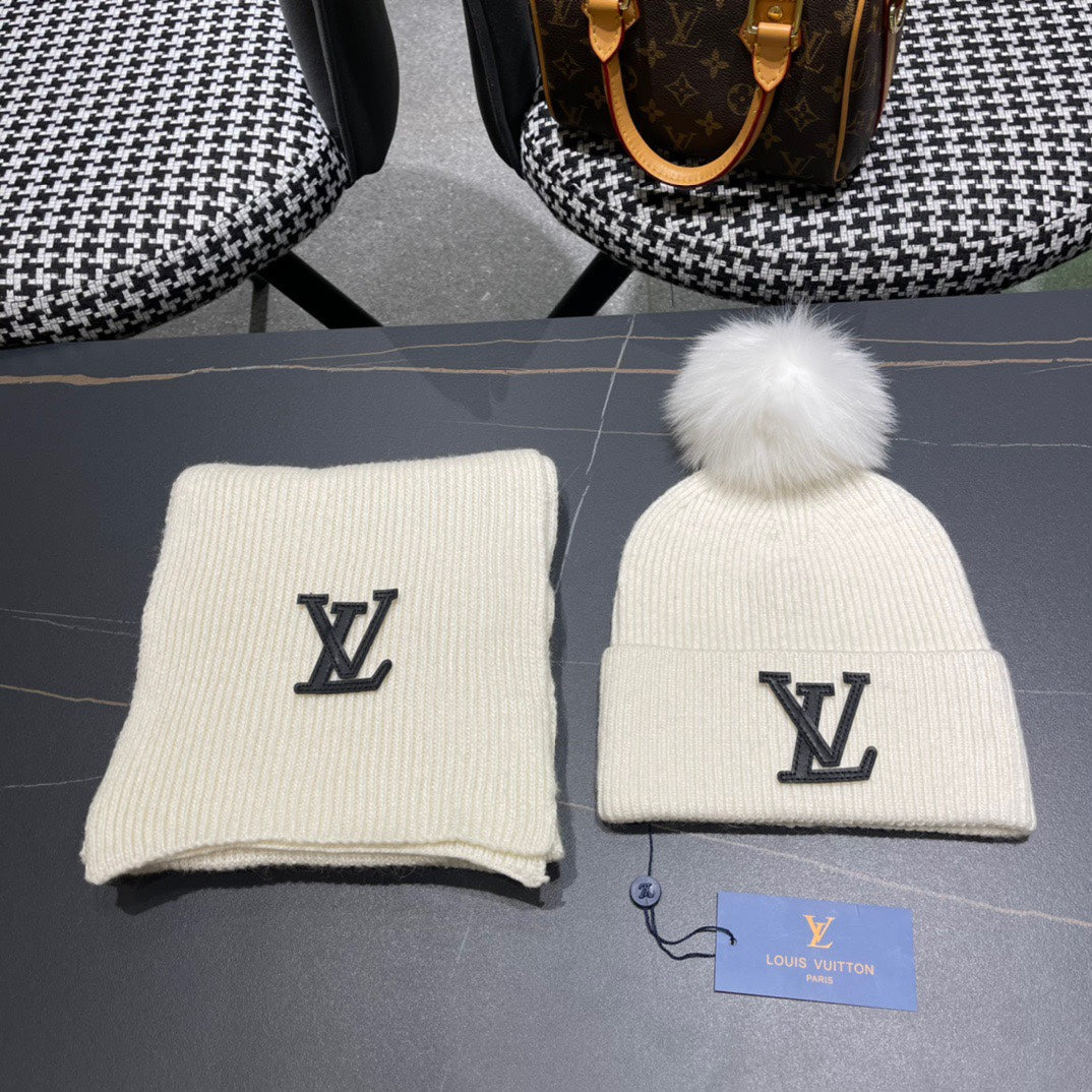 SET SCARF AND HAT IN BEIGE WOOL AND FOX FUR 414798