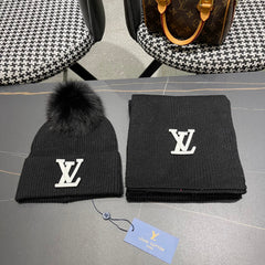 SET SCARF AND HAT IN BLACK WOOL AND FOX FUR 414799
