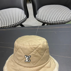 KNITTED BUCKET HAT IN BEIGE COTTON AND LAMB FUR 420922