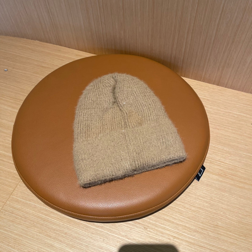 BEANIE HAT IN LIGHT BROWN WOOL 803044