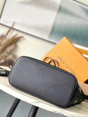 NEVERFULL MM 31 IN BLACK CREAM MONOGRAM EMPREINTE LEATHER