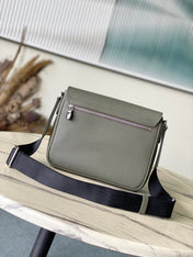 DISTRICT PM 26 IN KHAKI GREEN CALFSKIN