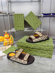 GG SANDALS IN DARK BROWN CALFSKIN AND BEIGE FABRIC WITH GOLD HARDWARE