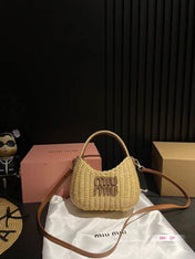 WANDER 25 WICKER BAG IN TAN/CARAMEL RATTAN