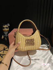 WANDER 25 WICKER BAG IN TAN/CARAMEL RATTAN