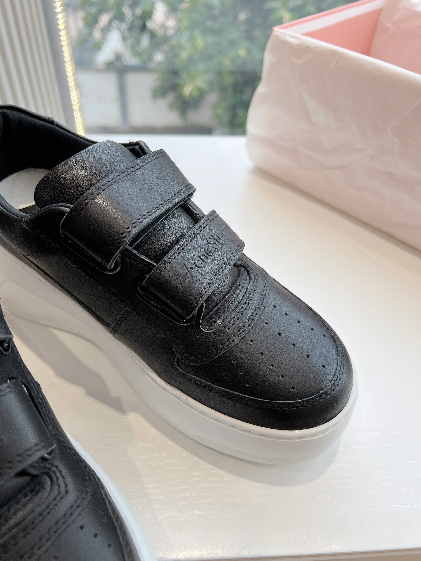 ACNE STUDIO SNEAKER IN BLACK LAMBSKIN