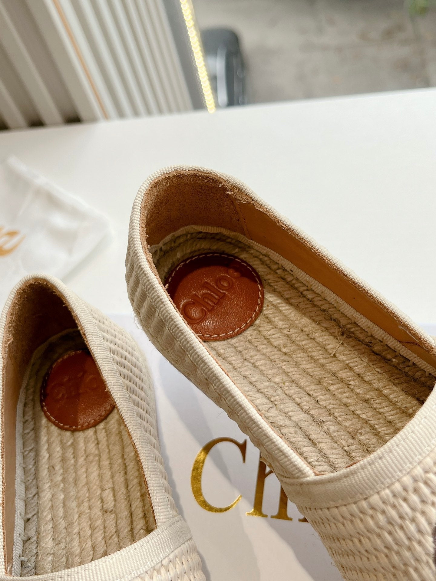 WOVEN LOAFER IN BEIGE RAFFIA