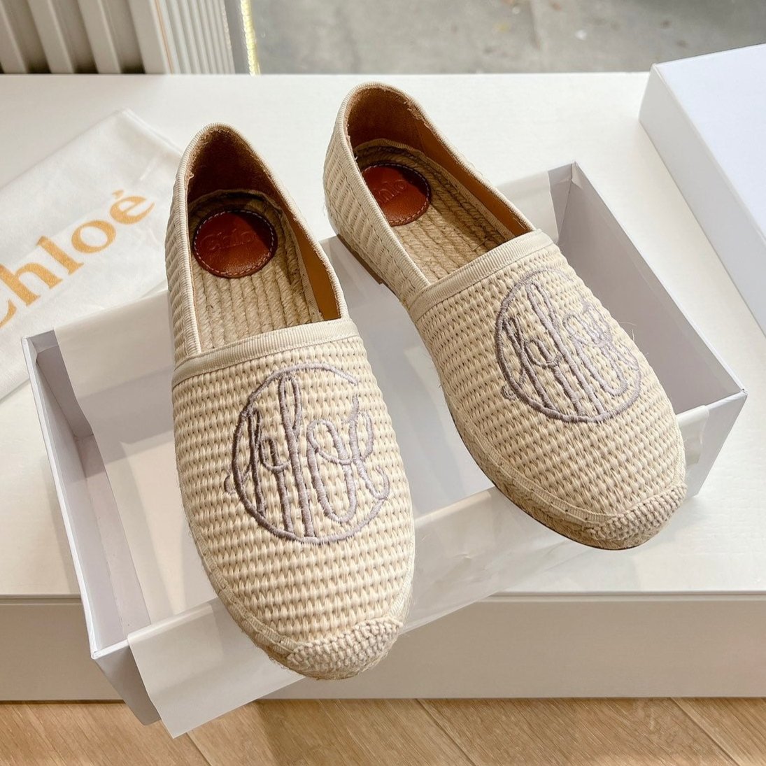 WOVEN LOAFER IN BEIGE RAFFIA