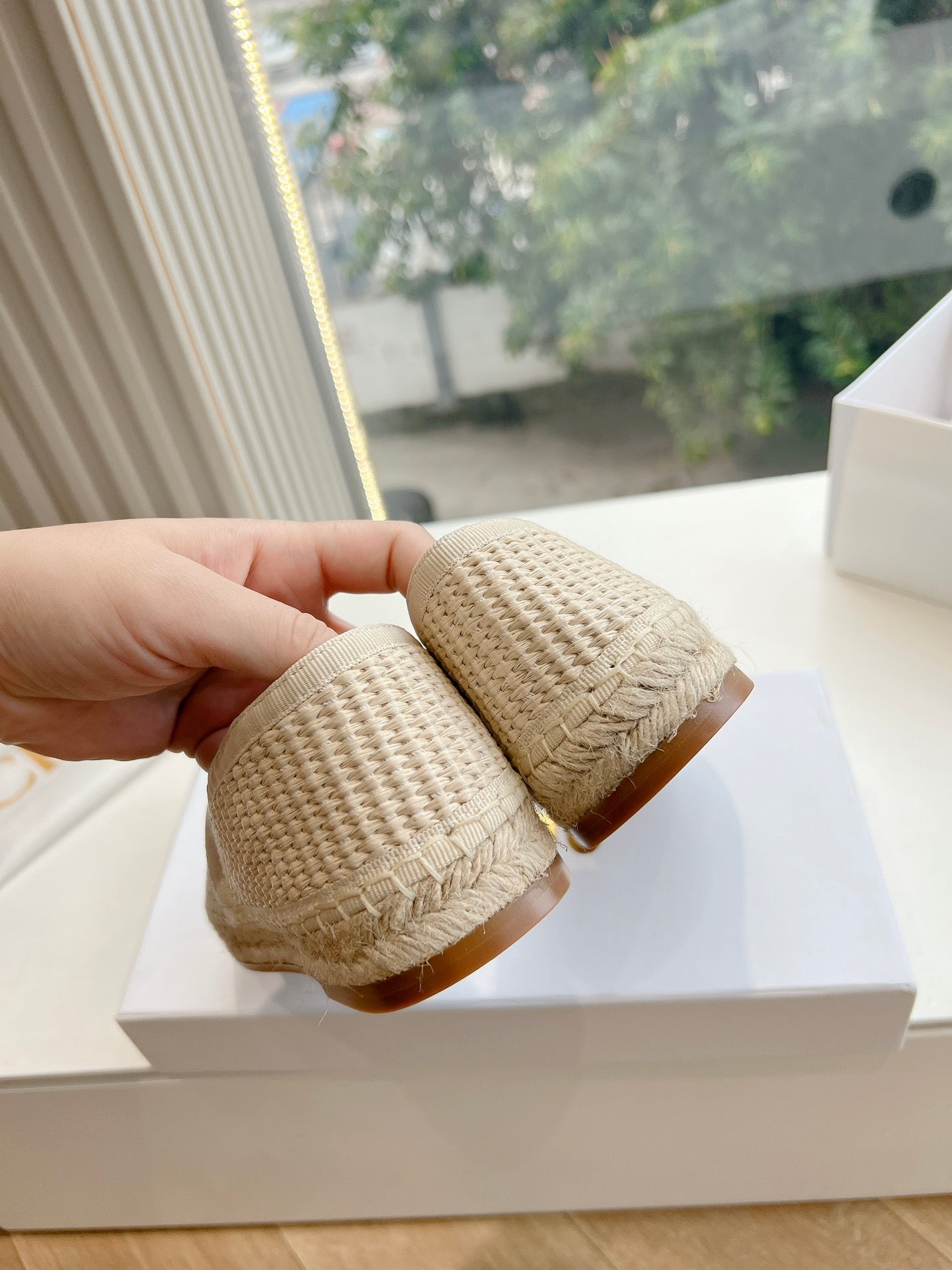 WOVEN LOAFER IN BEIGE RAFFIA