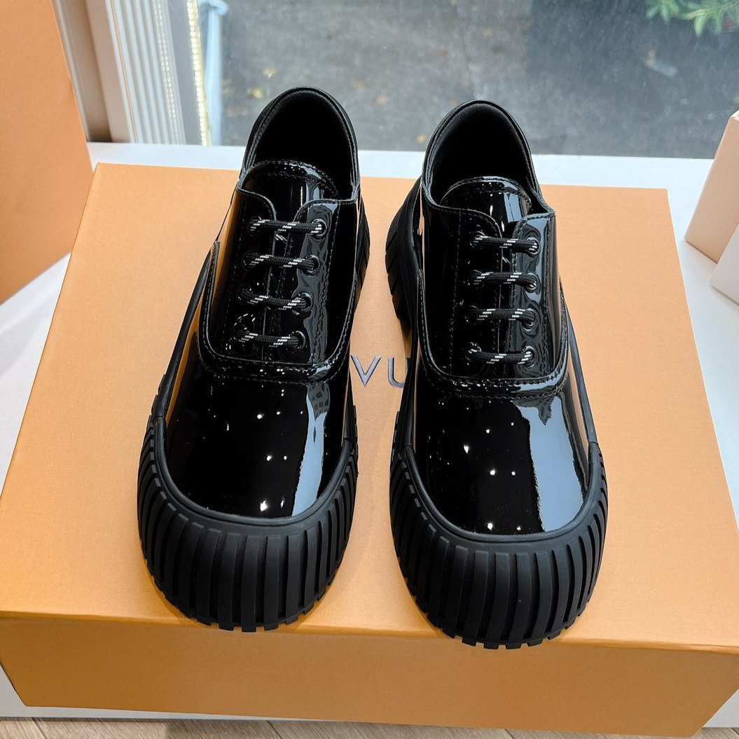 LV ARCHLIGHT SKATE SNEAKER IN BLACK GLOSSY CALFSKIN