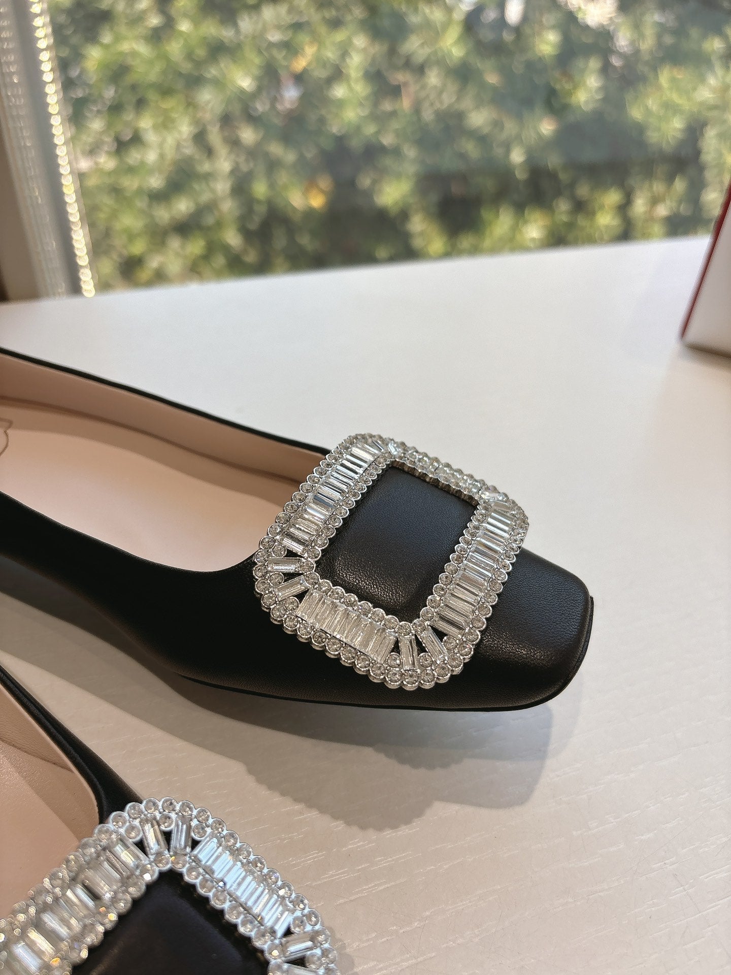 BELLE VIVIER BALLERINAS IN BLACK SMOOTH LAMBSKIN