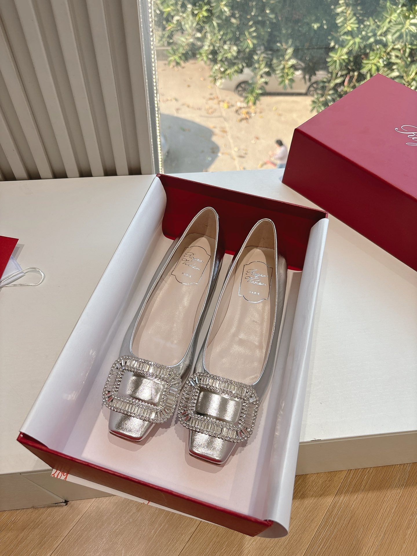 BELLE VIVIER BALLERINAS IN SILVER METALLIC SMOOTH LAMBSKIN