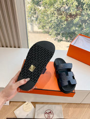 CHYPRE SANDAL IN NAVY BLUE GRAINED CALFSKIN