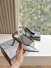 HIGH PUMPS IN RHINO GRAY PATENT CALFSKIN