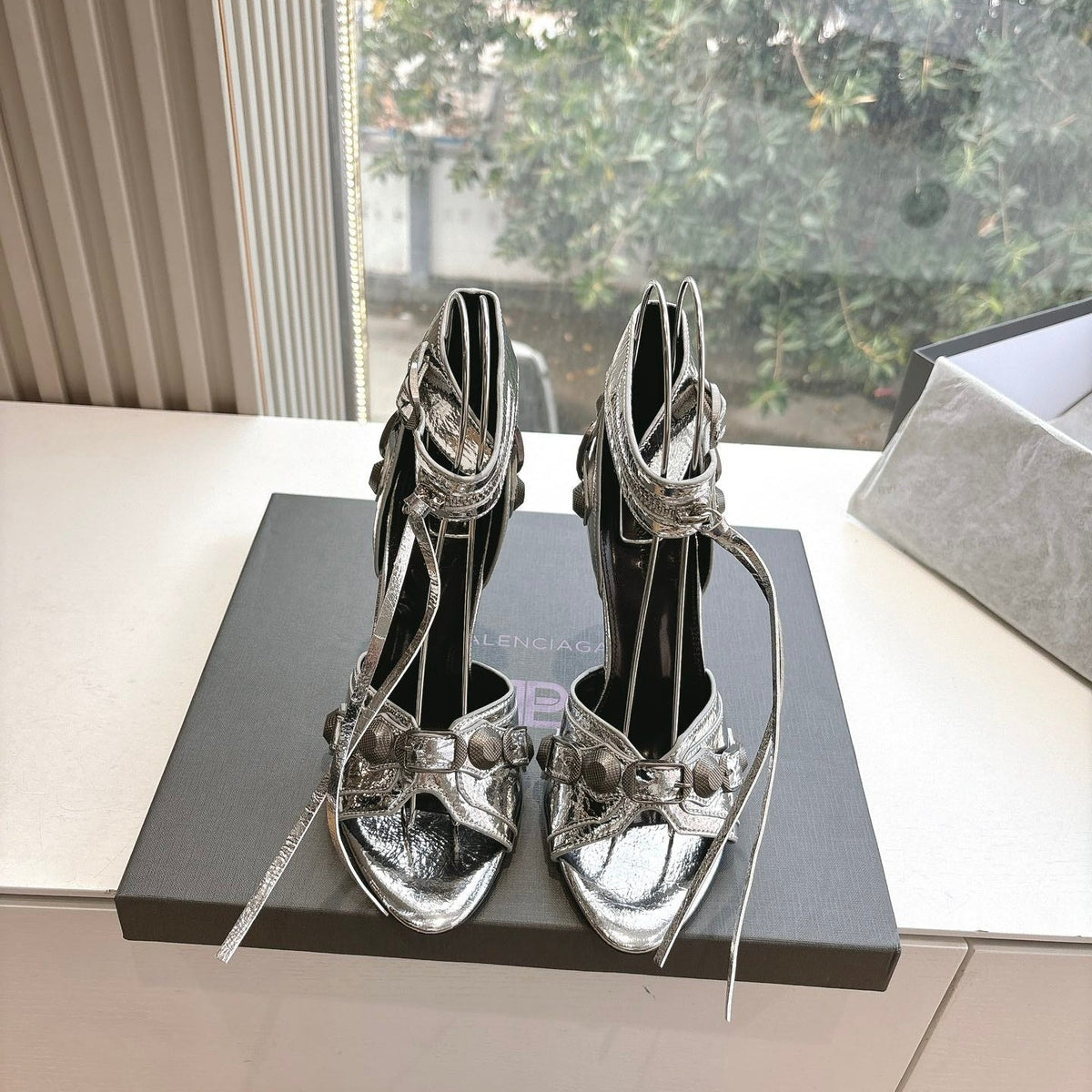 CAGOLE HIGH-HEEL SANDALS IN SILVER METALLIC LAMBSKIN