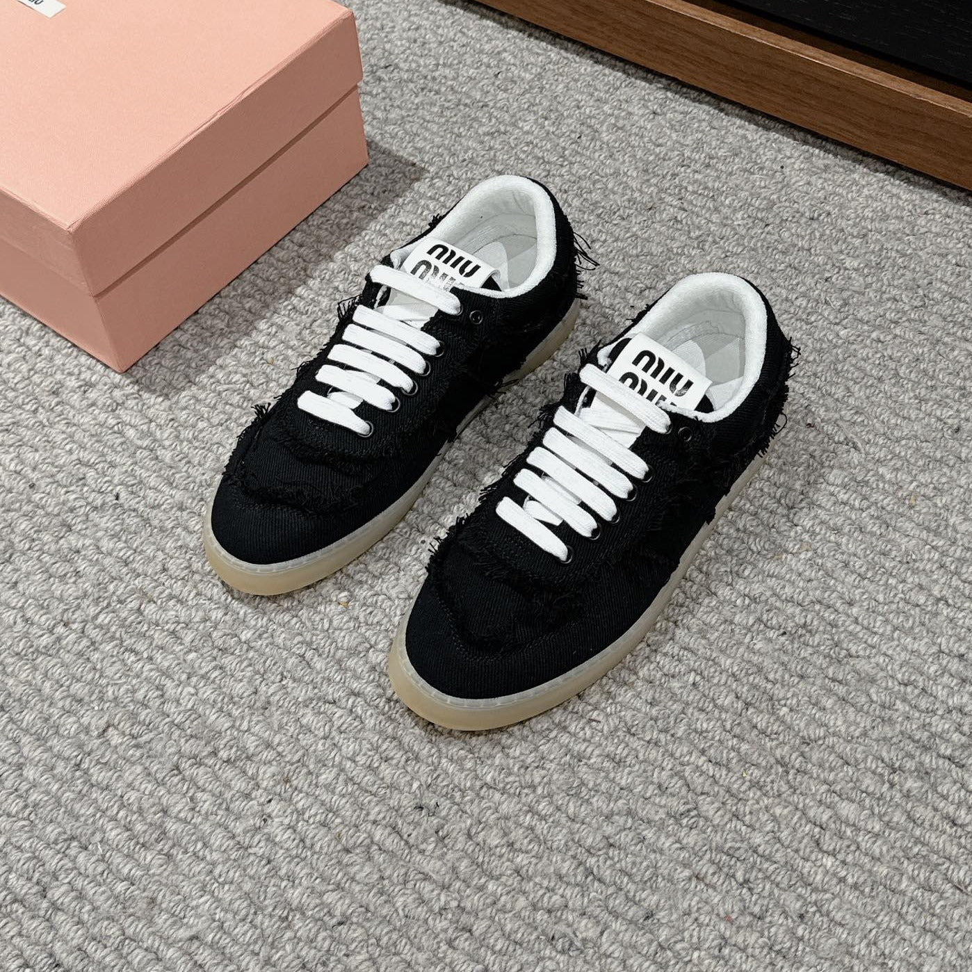 Dexun Sneaker Black Canvas