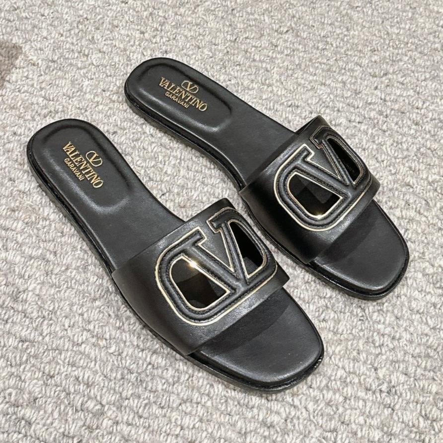VLOGO CUT-OUT BLACK CALFSKIN SLIDE SANDAL