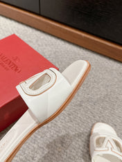 VLOGO CUT-OUT WHITE CALFSKIN SLIDE SANDAL