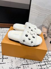 SLIPPER IN WHITE WOOL