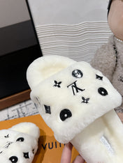 SLIPPER IN WHITE WOOL