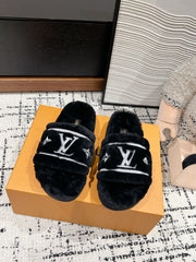 SLIPPER IN BLACK MIX WHITE FLEECE