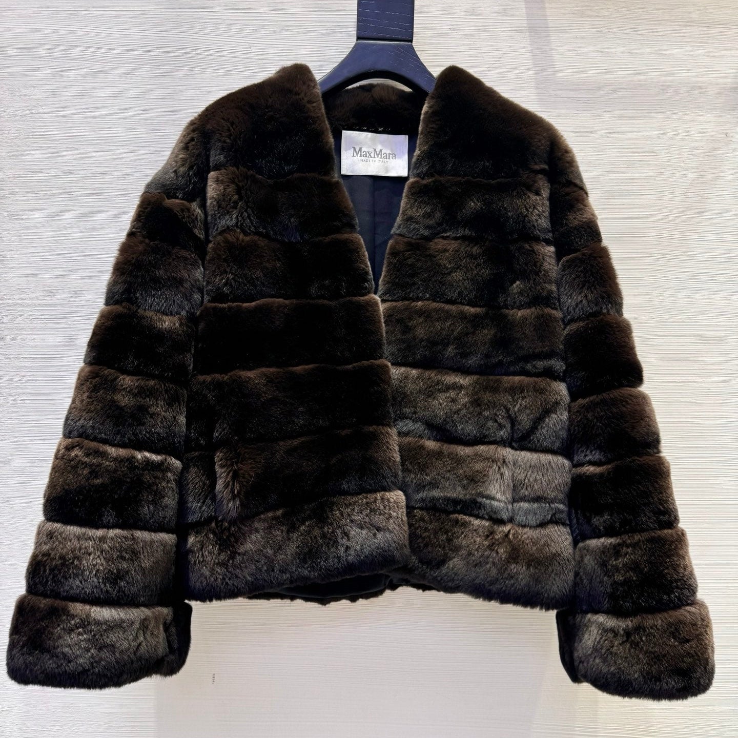 MAX MARA 25S V-NECK FUR COAT 156
