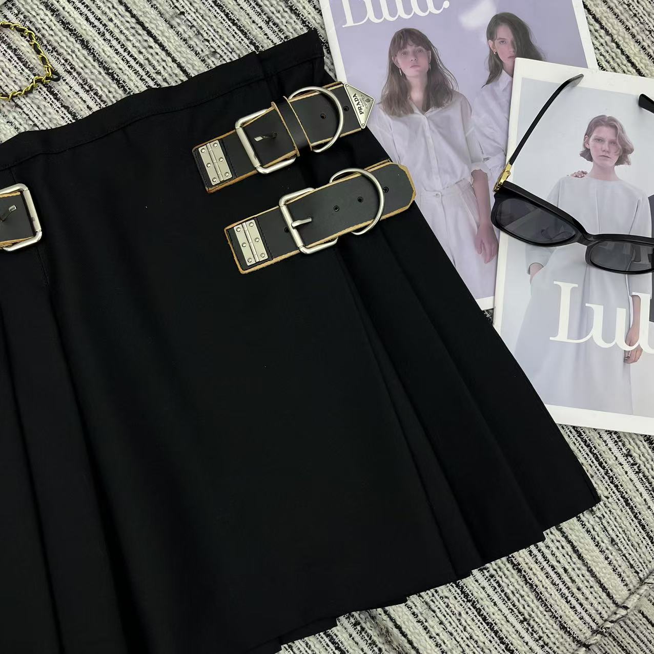 PRADA 25S PLEATED MINI SKIRT 345