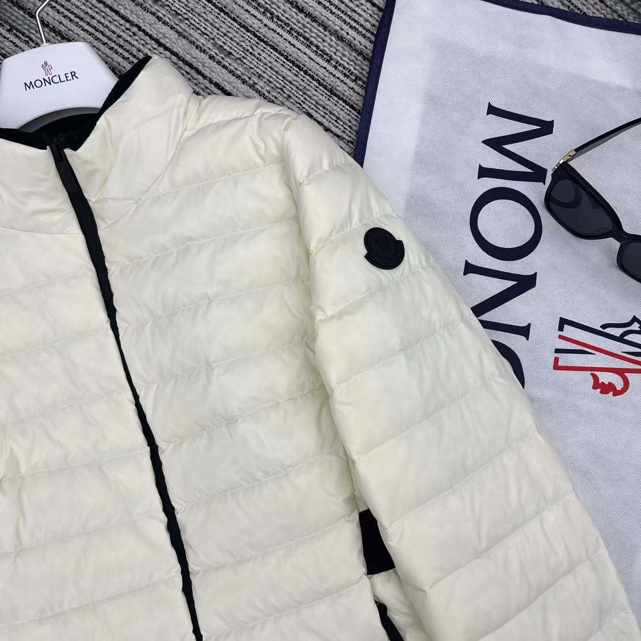 MONCLER 25S JACKET IN WHITE 006