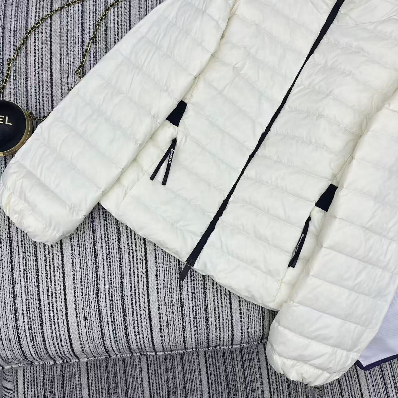 MONCLER 25S JACKET IN WHITE 006