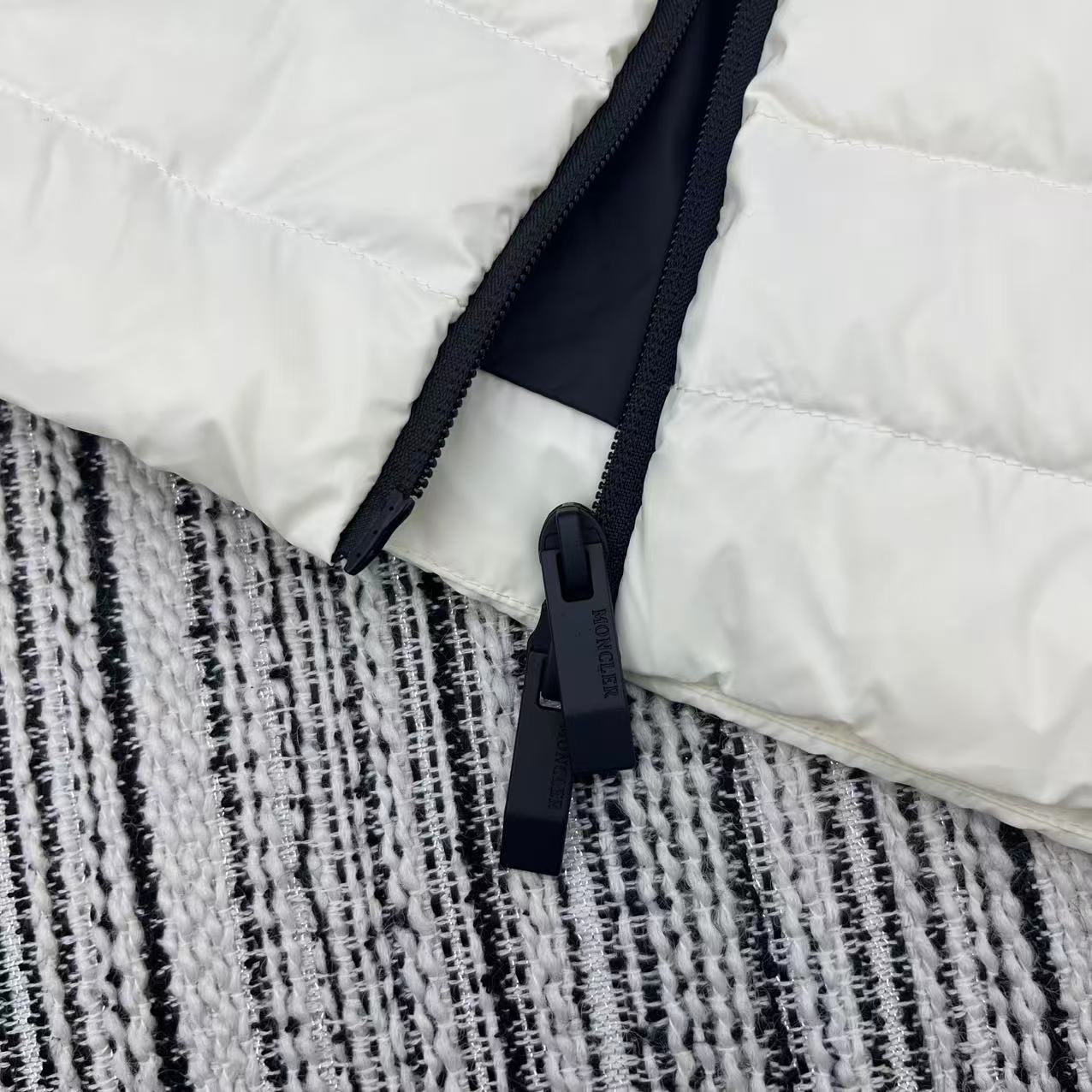 MONCLER 25S JACKET IN WHITE 006